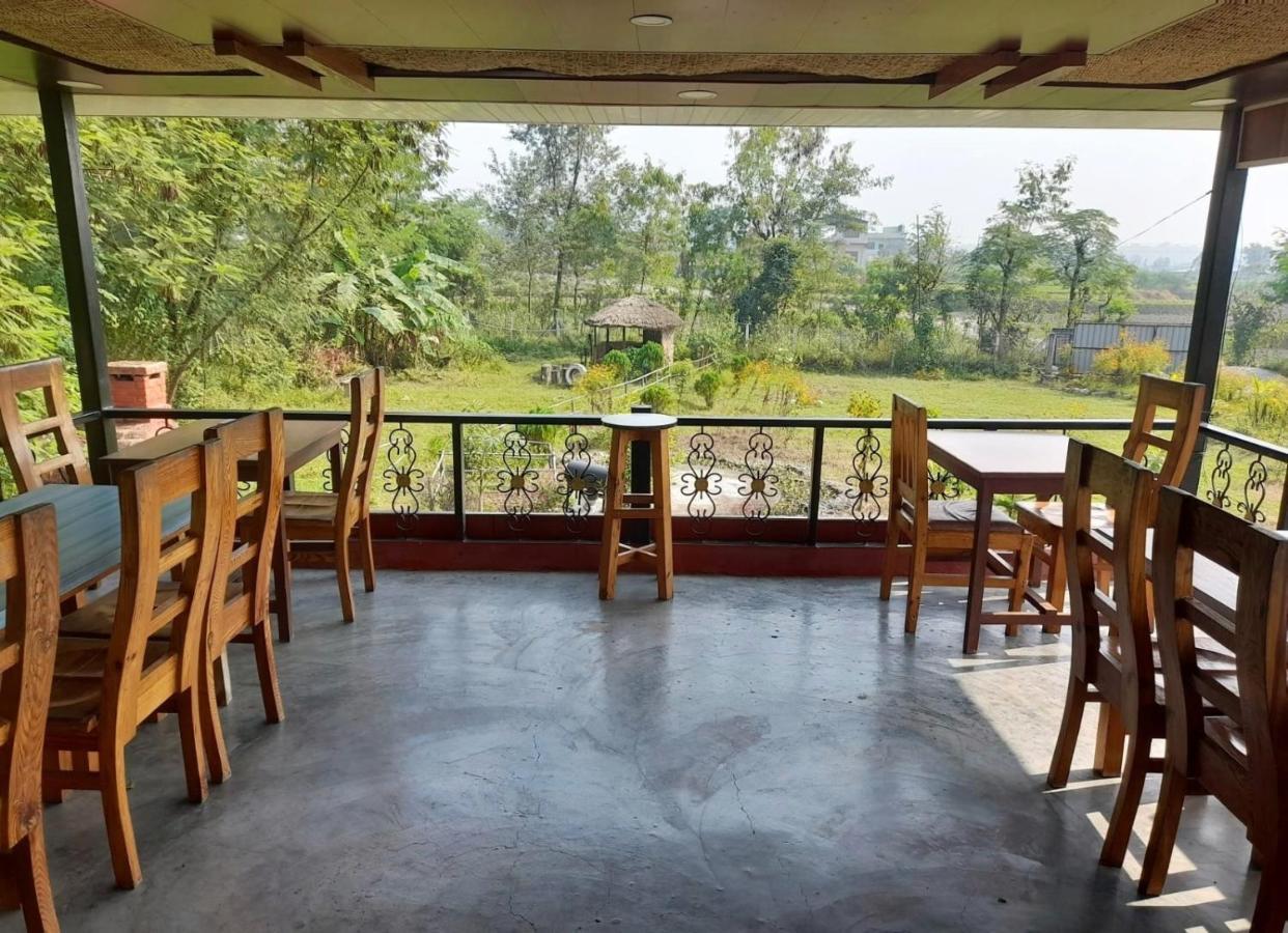 The Glasshouse Hotel Kawasoti Buitenkant foto
